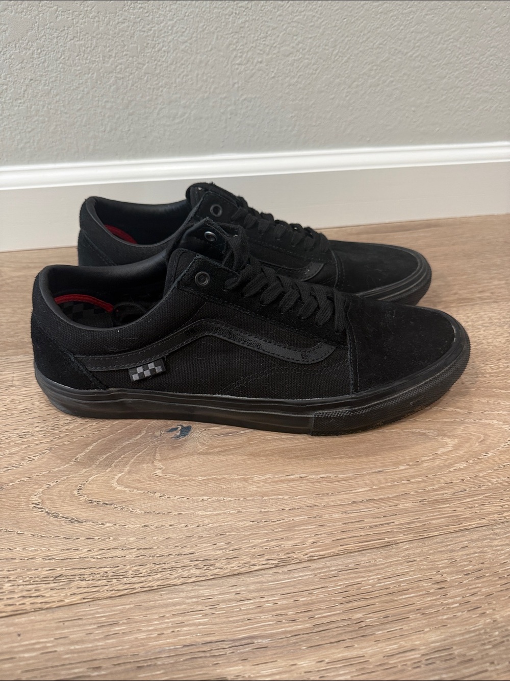Vans Men's Old Skool Lace-Up Sneakers in Black/ Size 11